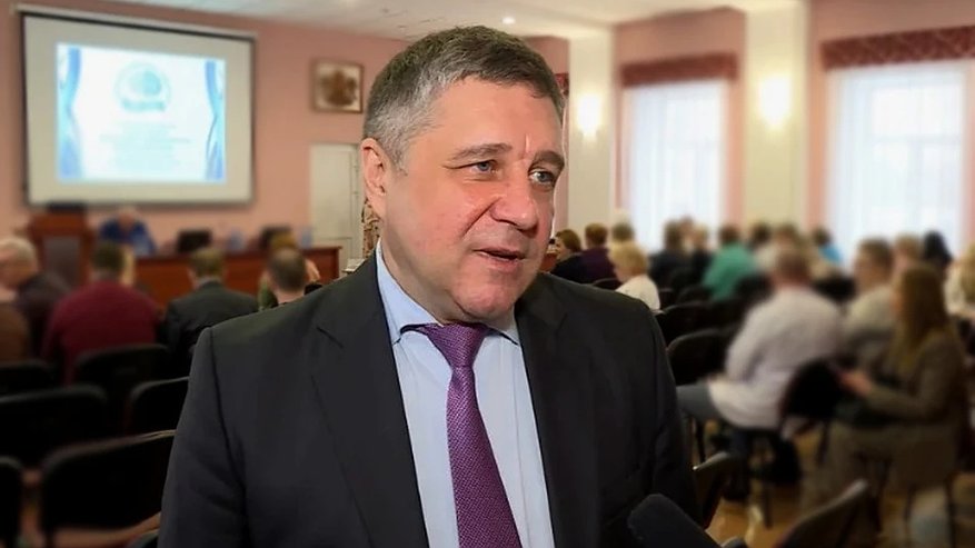 Главная картинка новости: Главный нейрохирург Костромской области Андрей Марусин стал Заслуженным врачом РФ