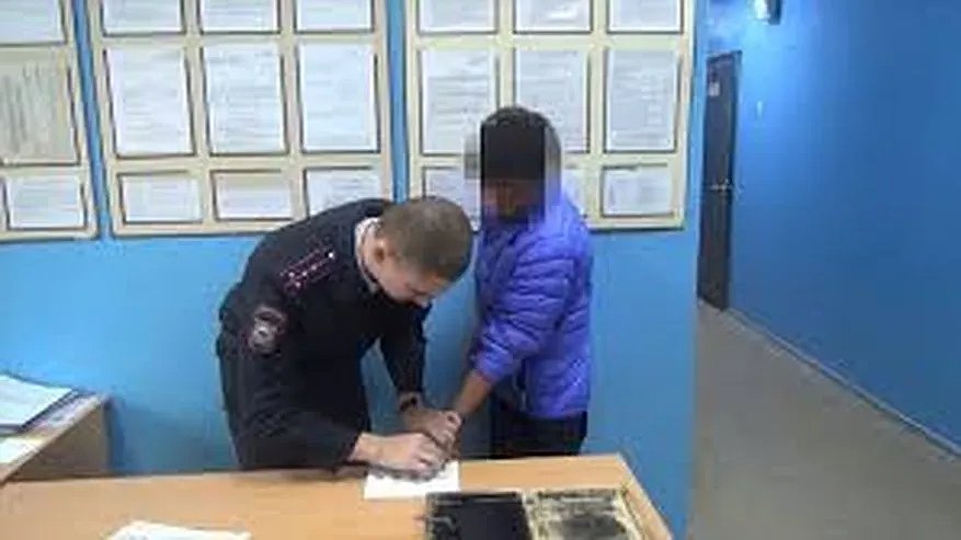 Главная картинка новости: В Макарьеве бывший муж ударил жену прямо на детском празднике в доме культуры