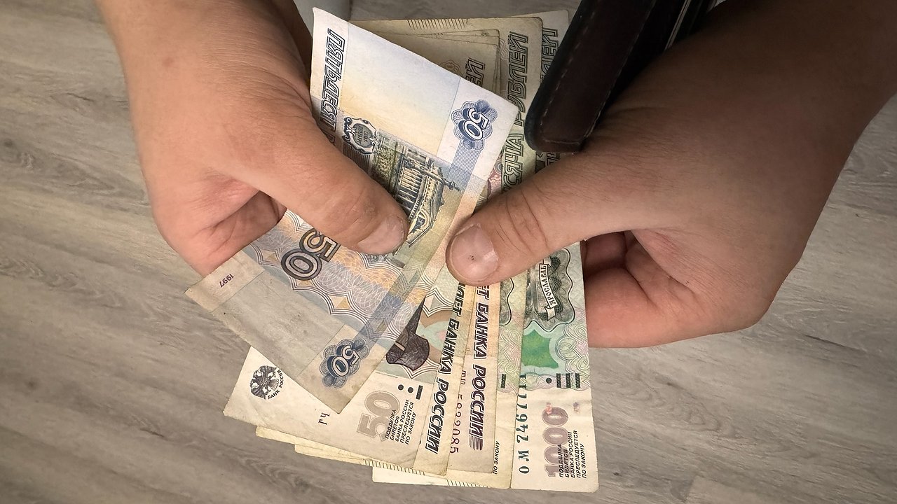 Главная картинка новости: Цены за электричество сильно изменятся с 5 февраля: россиянам озвучили новые тарифы ЖКХ