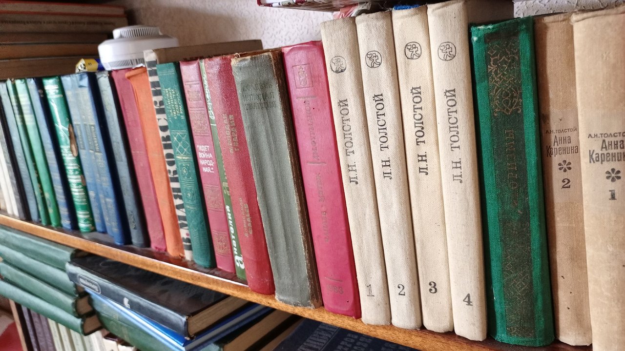 Главная картинка новости: Эти старые советские книги сейчас стоят до 5 миллионов рублей - загляните на свои пыльные полки