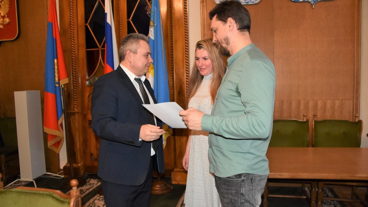 Главная картинка новости: 13 костромских семей получат помощь в улучшении жилья