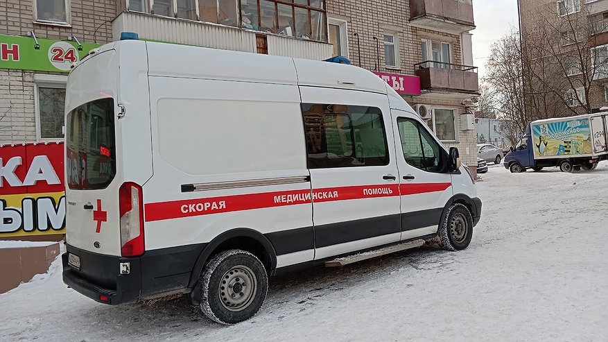 Главная картинка новости: Упавшей в люк пожилой костромичке выплатят миллион рублей