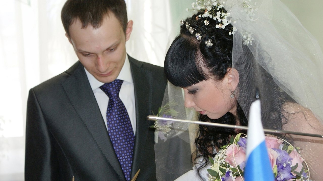 Главная картинка новости: В Костромском ЗАГСе назвали популярную дату для заключения брака у молодоженов