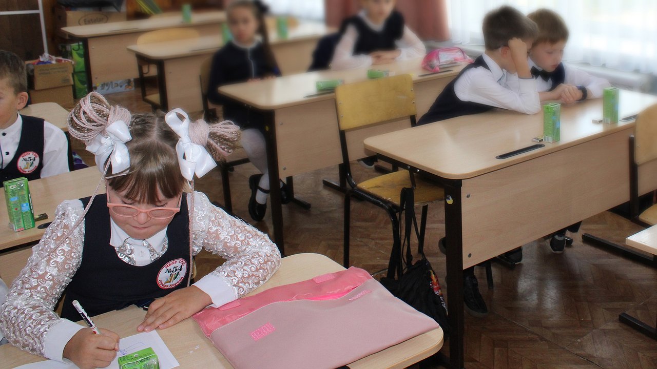 Главная картинка новости: Даты весенних каникул в школах перенесли: появились новые данные. Дети в полнейшем восторге