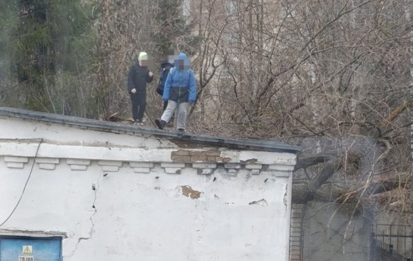 “Не понимают, что это опасно”: костромские школьники затеяли игры на трансформаторных будках