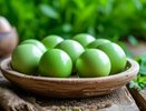 Скорлупки станут зелеными, как сочная трава — а все благодаря отходу: пасхальные яйца еще не были такими нарядными — без крапивы и шпината