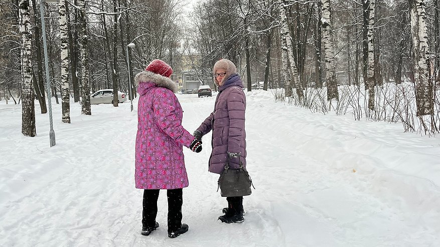 Главная картинка новости: И работающим, и неработающим. Все, кто получает пенсию, получат разовую выплату в апреле - пенсионеры прыгают от радости