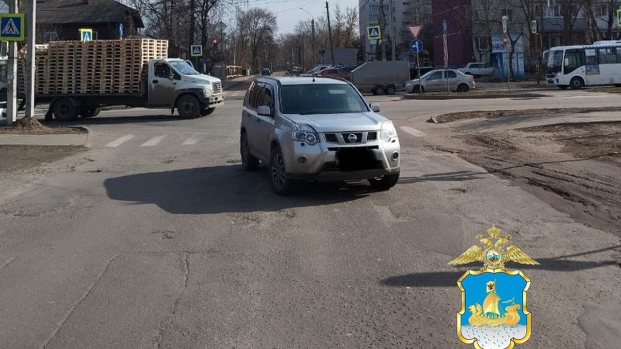 Главная картинка новости: “Водитель ГАЗа сигналил Nissan и тормозил так, что у него чуть груз не снесло”: очевидцы о ДТП со сбитой женщиной и 3-летним ребенком