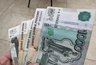 Миниатюра новости: Каждый получит по 10 000 рублей на карту «Мир». Деньги начислят до 5 мая