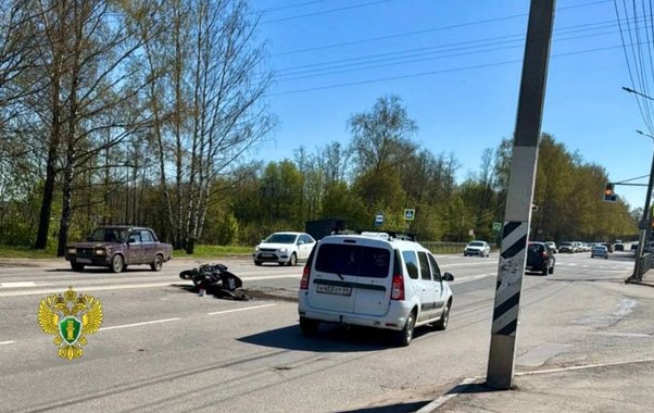 В Костроме на Кинешемском шоссе 37-летний мотоциклист погиб после столкновения с иномаркой