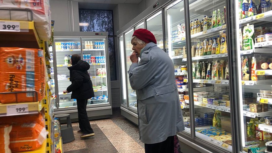 Главная картинка новости: Сейчас придётся делиться: одиноких пенсионеров, живущих в двухкомнатной квартире, ждёт неожиданный сюрприз