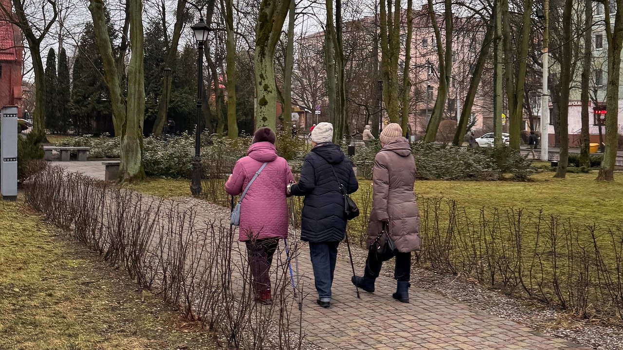 Главная картинка новости: Тем, у кого есть стаж до 2002 года, прибавят сразу по 10 тысяч к пенсии - новый расчет будет в мае