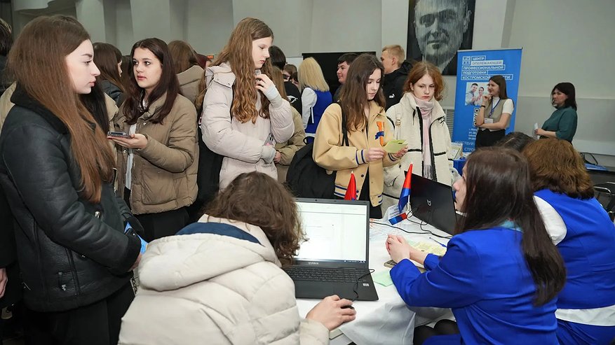 Главная картинка новости: В Костроме пройдет ярмарка вакансий для подростков (12+)