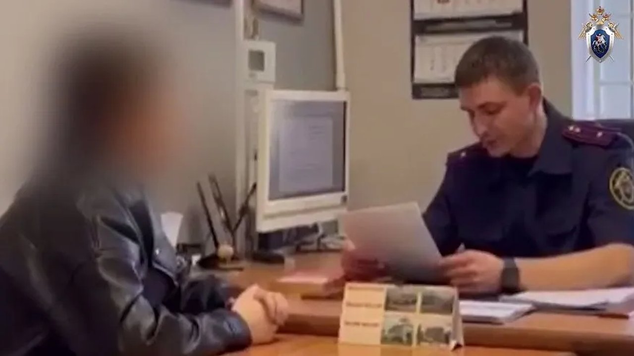 Главная картинка новости: Почти три миллионов рублей выманил у шарьинки столичный альфонс