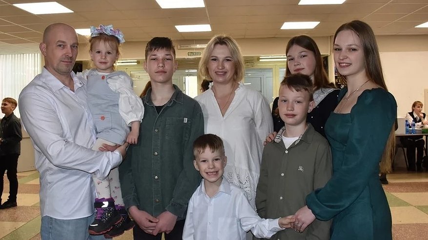 Главная картинка новости: В Международный день семьи в Костроме пройдет форум для многодетных (0+)