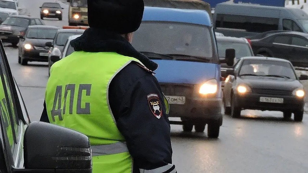 Главная картинка новости: В Костроме у 39-летнего наркомана конфисковали иномарку