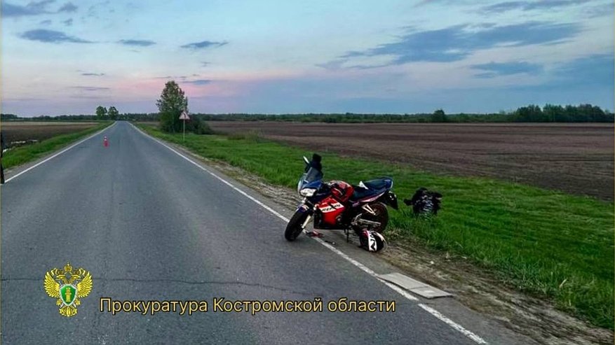 Главная картинка новости: Под Костромой подростки на мопеде и мотоцикле попали в ДТП: один госпитализирован