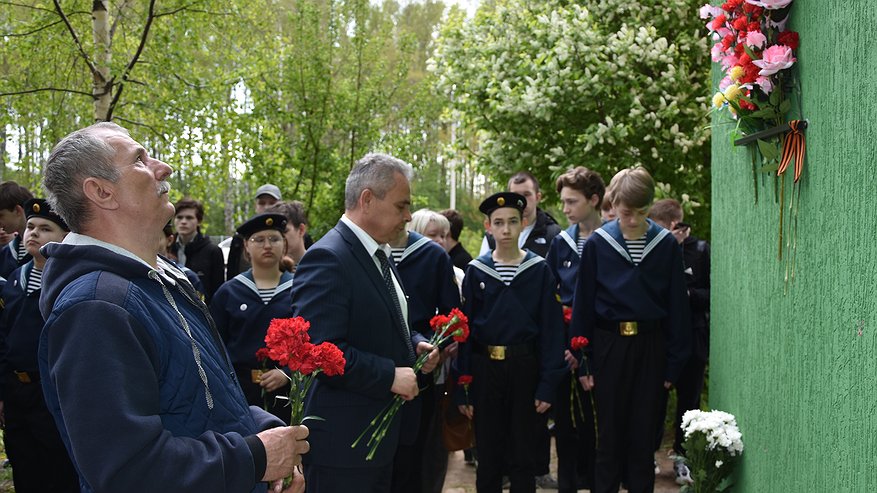 Главная картинка новости: На Студенческом проезде появилась мемориальная доска герою СВО