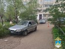В Костроме автомобиль сбил 2-летнего ребенка во дворе дома