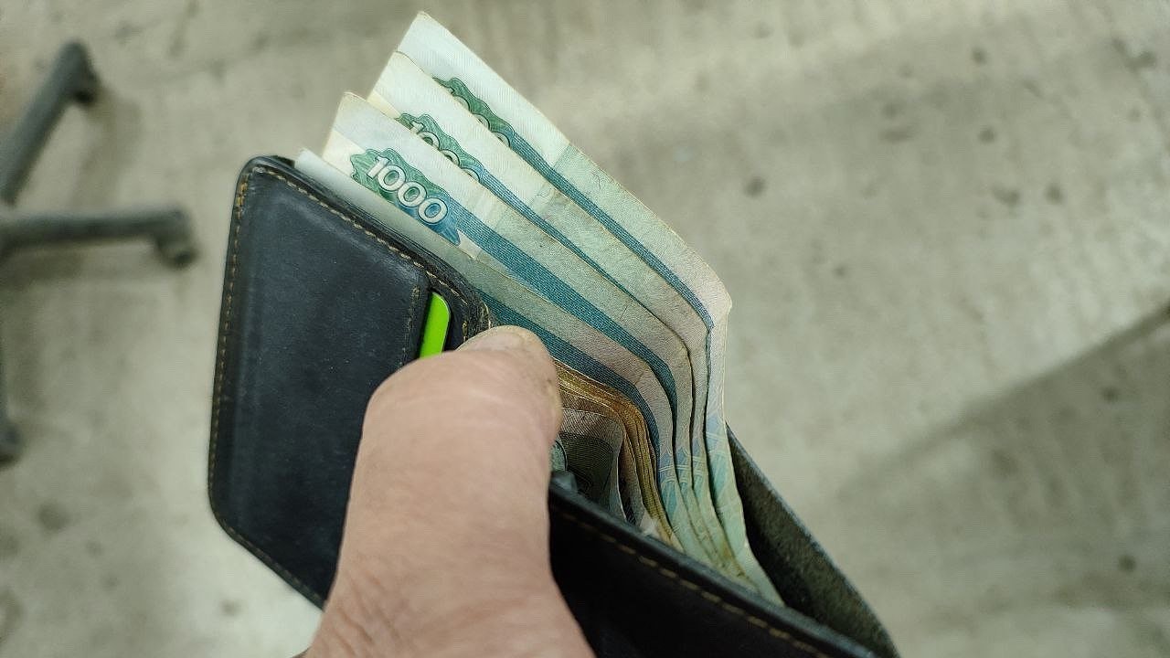 Главная картинка новости: Указ уже подписан: пенсионерам и не только дадут разовую выплату 5 000 рублей в мае-июне