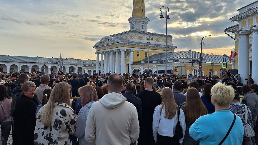Главная картинка новости: Более 15 тысяч костромичей погрузились в историю героев в "Ночь музеев"