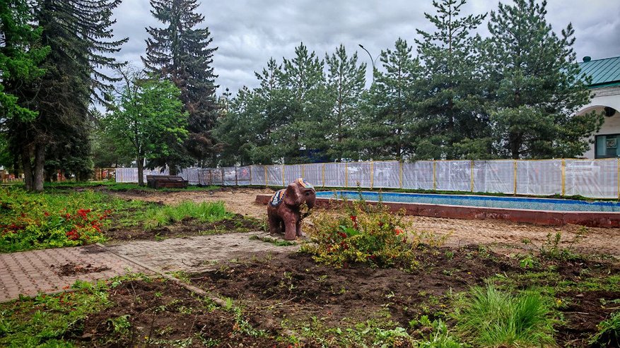 Главная картинка новости: В Костроме приступили к благоустройству сквера у кукольного театра
