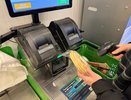 Кассир из "Пятерочки" на пальцах объяснила, почему они сами взвешивают фрукты на кассе: запомните на всю жизнь