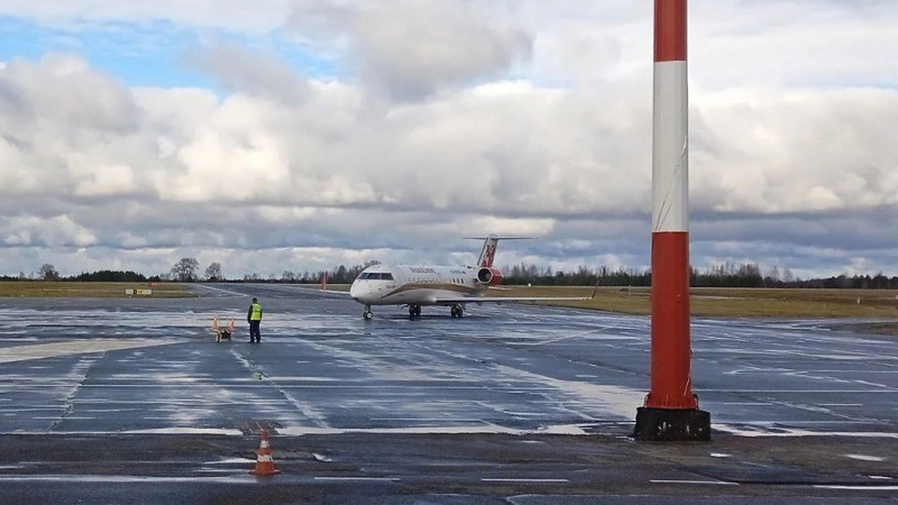 Главная картинка новости: Пассажиров перенесенного авиарейса Кострома-Петербург разместили в гостинице