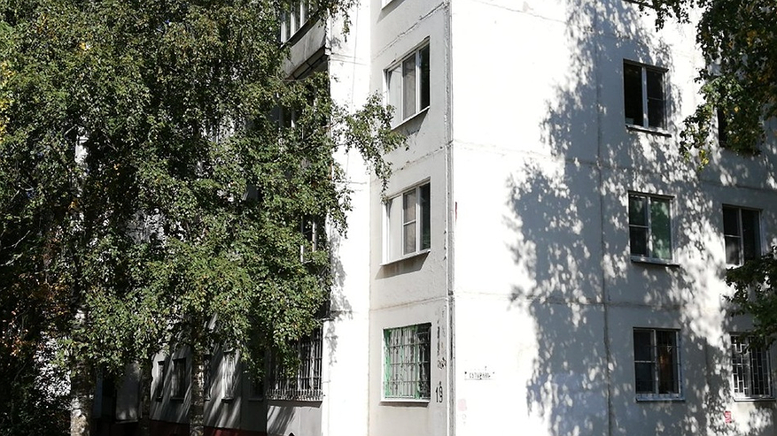 Главная картинка новости: В Костроме на улице Сутырина устранены нарушения по содержанию общего имущества многоквартирного дома