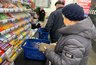Миниатюра новости: Купюры больше не будут принимать в магазинах с 27 мая - неприятный сюрприз для всех россиян