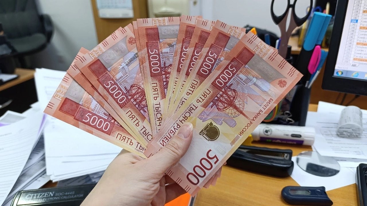 Главная картинка новости: В Госдуме установили сумму штрафа за продажу энергетиков несовершеннолетним