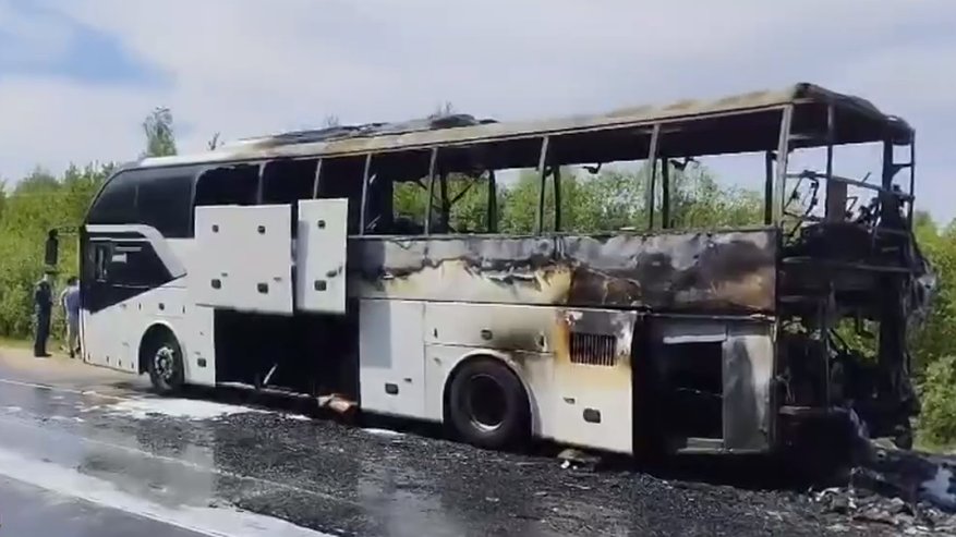 Главная картинка новости: Возгоранием автобуса со школьниками в Костромской области заинтересовалась прокуратура