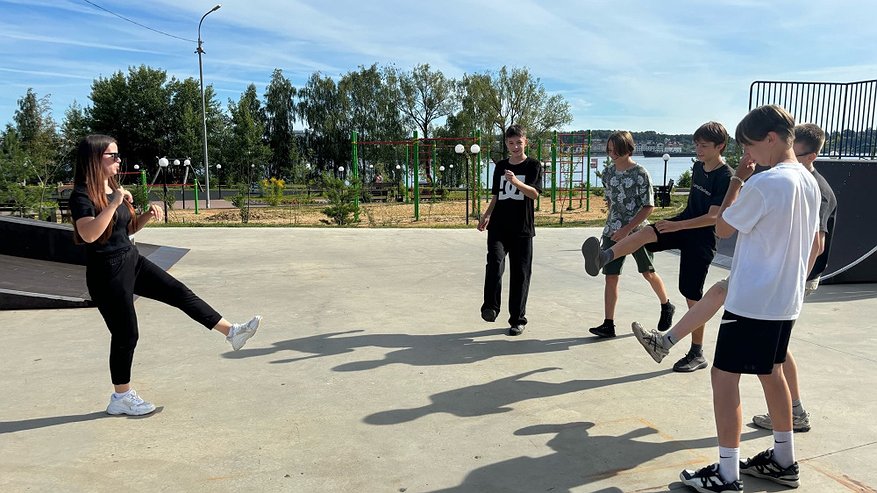 Главная картинка новости: Костромичей приглашают на арт-терапию в городские парки (0+)