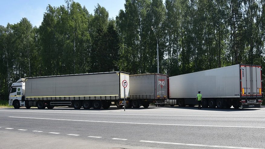 Главная картинка новости: Для большегрузов в Костроме ввели ограничения