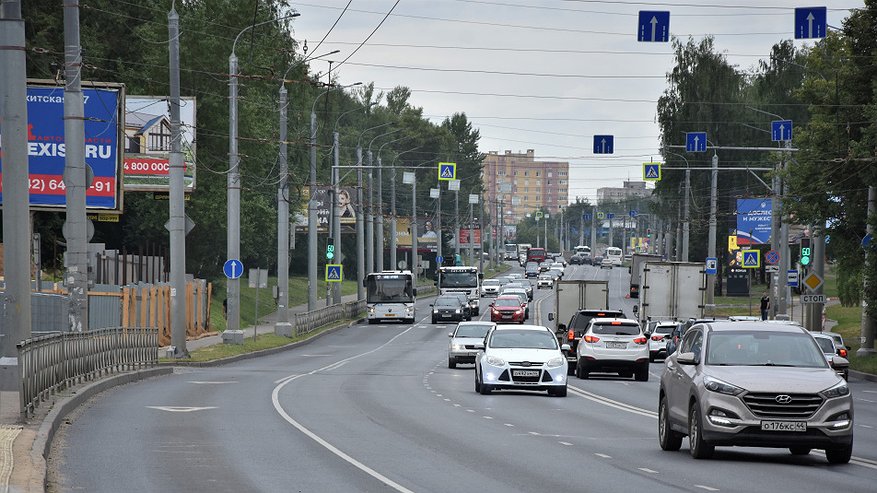 Главная картинка новости: В Костроме на мосту через Волгу скорректировали движение по выделенным полосам для общественного транспорта