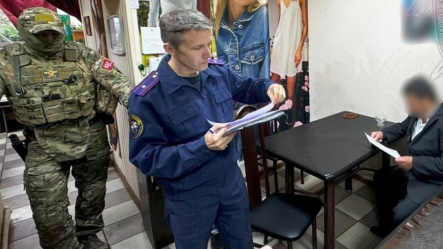 Главная картинка новости: В Костроме будут судить участников преступной группировки, которые незаконно прописали в квартирах 10 иностранцев