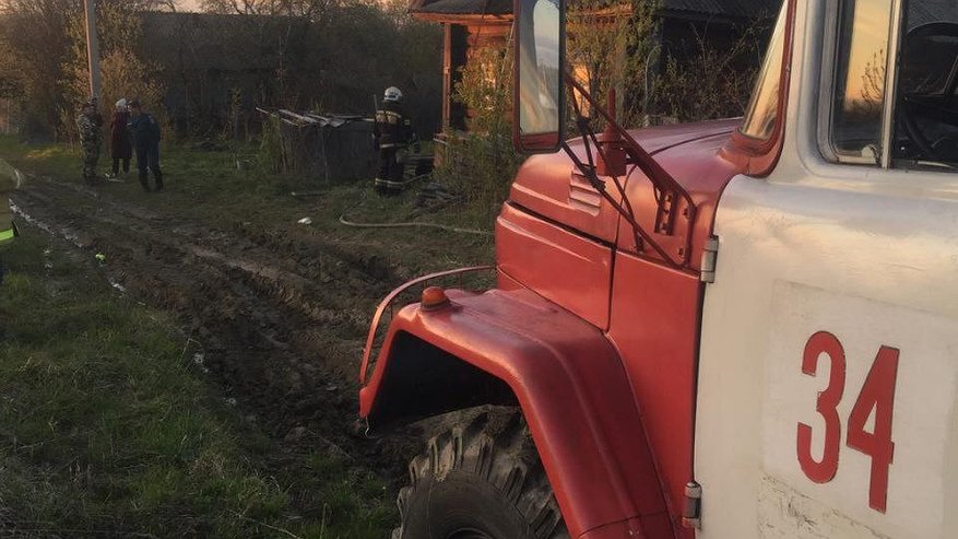 Главная картинка новости: Огнеборцы ликвидировали два пожара в Нее и Шарьинском районе