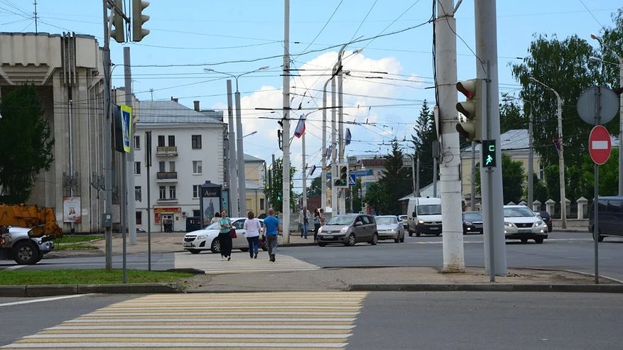 Главная картинка новости: В Костроме демонтируют переход на улице Подлипаева в районе Филармонии
