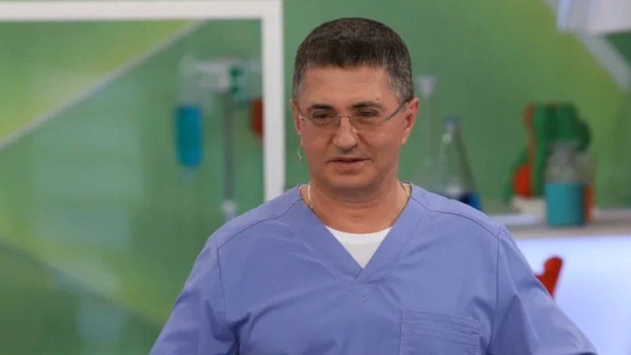 Главная картинка новости: Доктор Мясников назвал необычный напиток долголетия: не кефир и не зеленый чай