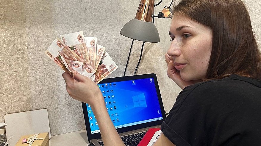 Главная картинка новости: 44-летняя костромичка погасила миллионный долг по алиментам