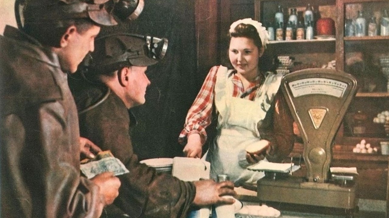 Главная картинка новости: В Костроме ищут актеров для роли торговки Зины и сторожа Кузьмы (16+)