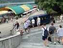 "Одни вонючие попрошайки и разгромленные дома": турист поделился в сети честным отзывом об отдыхе в Абхазии