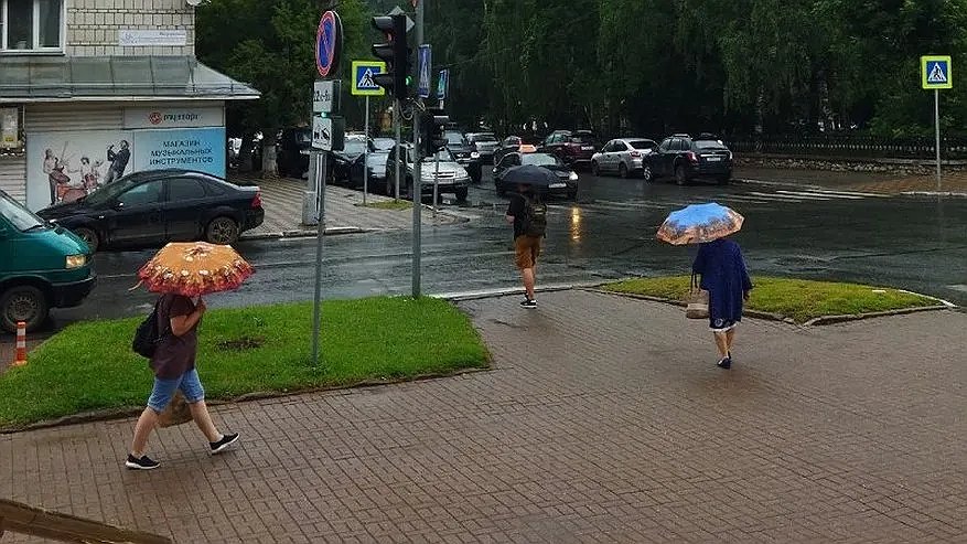 Главная картинка новости: В Костромской области ожидаются грозы и усиление ветра