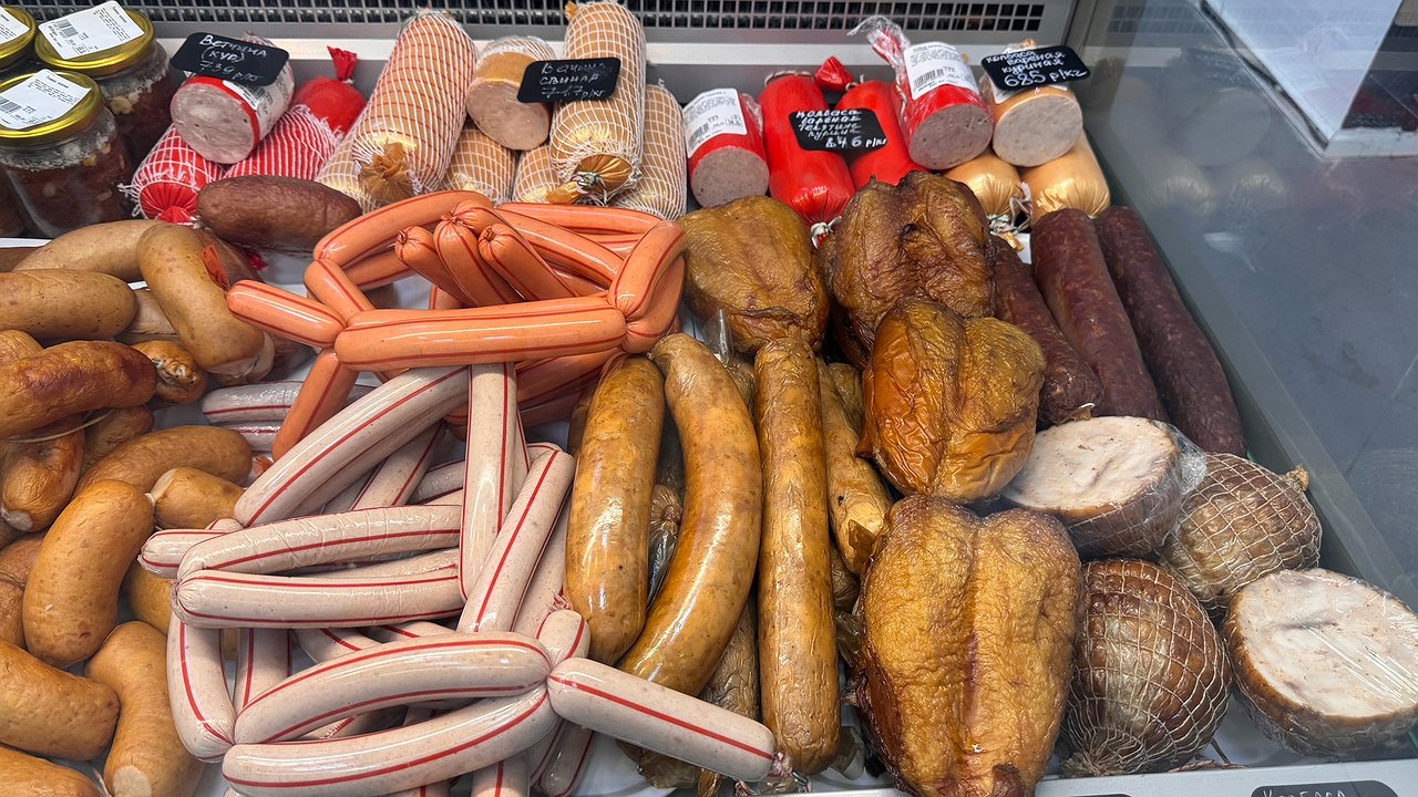 Главная картинка новости: Можно смело покупать по 4 пачки – там чистое мясо: Роскачество назвало лучшие марки сосисок и сарделек