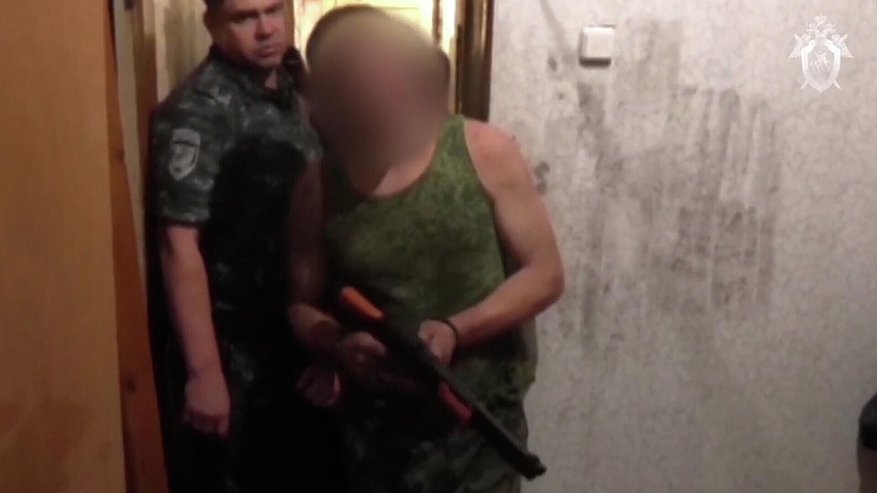 Главная картинка новости: В Костромской области 71-летний мужчина убил спящего знакомого и поджег его дом