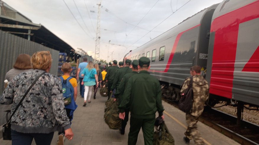 Главная картинка новости: Скидки на ЖД-билеты пенсионерам, студентам и школьникам в 2025 году: как сэкономить
