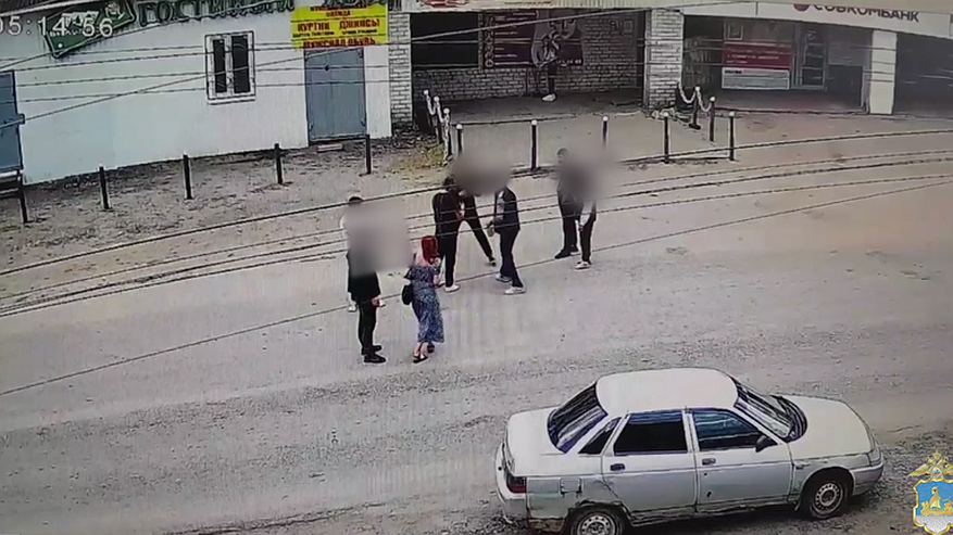 Главная картинка новости: Пришлось вызвать санавиацию: после драки с цыганами 47-летний житель Шарьи получил черепно-мозговую травму