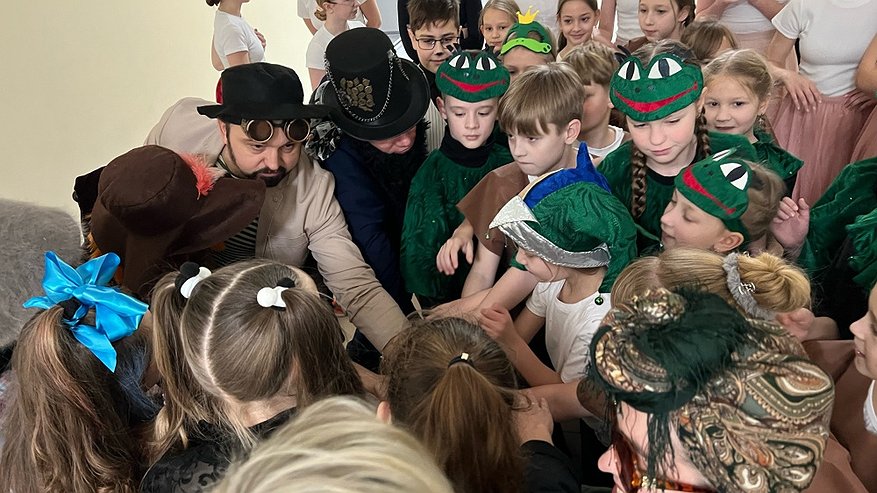Главная картинка новости: В Костроме 400 детей отдохнут во второй смене пришкольных лагерей
