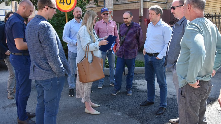 Главная картинка новости: Качество ремонта дорог в Костроме проверили общественные контролеры