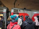 Что делать, если сосед просит уступить нижнюю полку в поезде: советы скромняшкам-пассажирам